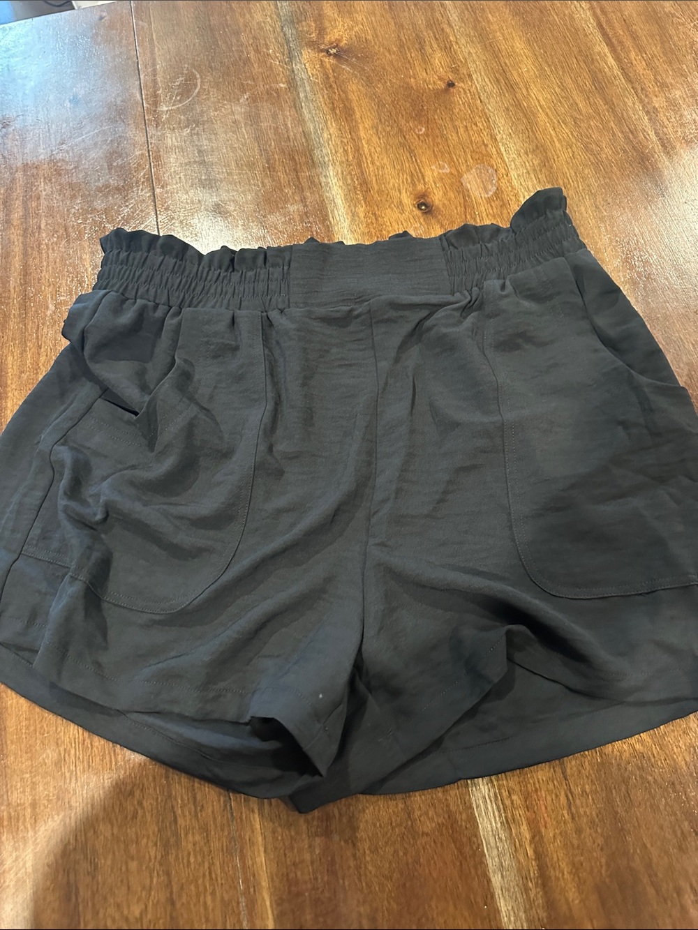 High-Waist Black Women’s Elastic Waist Pocket Shorts